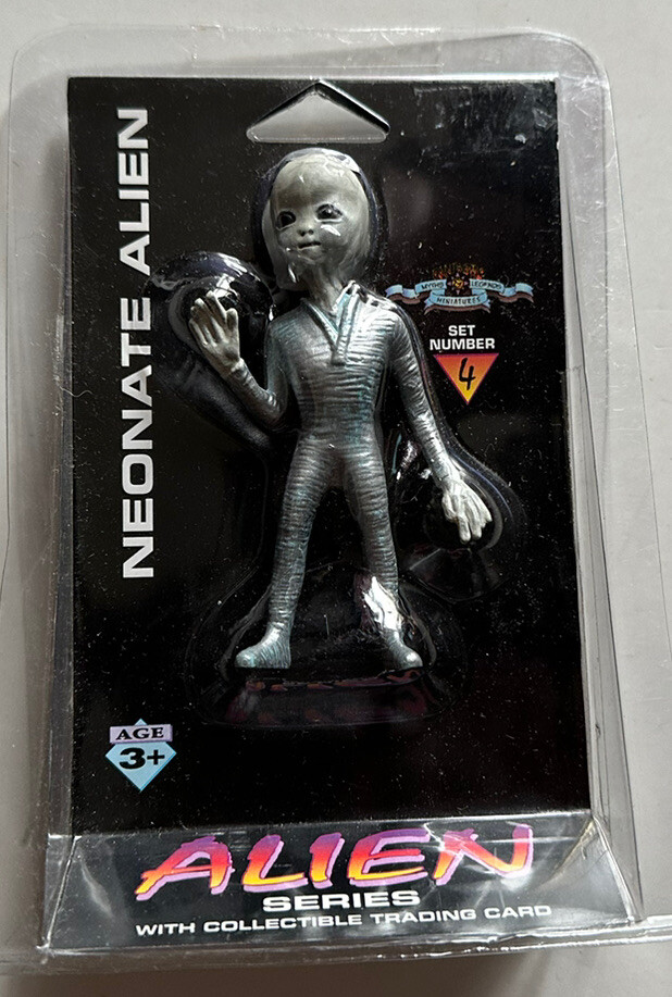 VINTAGE UFO NEONATE ALIEN SERIES SET 4 NEONATE ALIEN