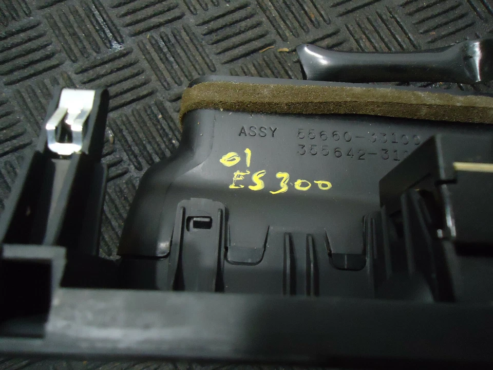 Lexus Es300 2001 tablero central ventilaciones bisel con pantalla de reloj Foto 2 de 4