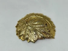 Beautiful Vintage Goldtone Leaf Leaves 2-1/8" Scarf Slide Clip