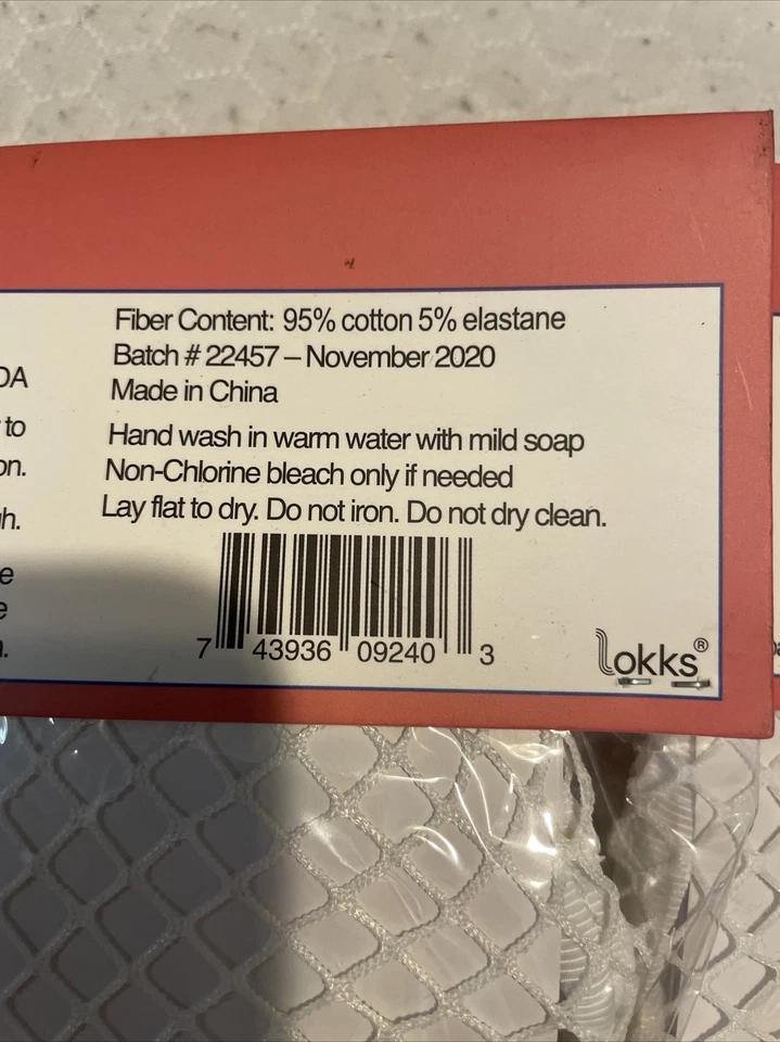 3) Mascarillas faciales para niños talla única paquete de 3 (1 niño 2 niña) con bolsa de lavandería de malla. Foto 2 de 4