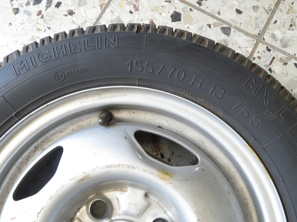 VW Polo 86c Michelin MX L 155/70R13 auf 4,5J-Stahlfelge, Ersatzrad 30 Jahre alt - Bild 2 von 4