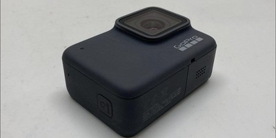 GoPro HERO7 Silver Action Camera Touchscreen  Waterproof - Memory card included 