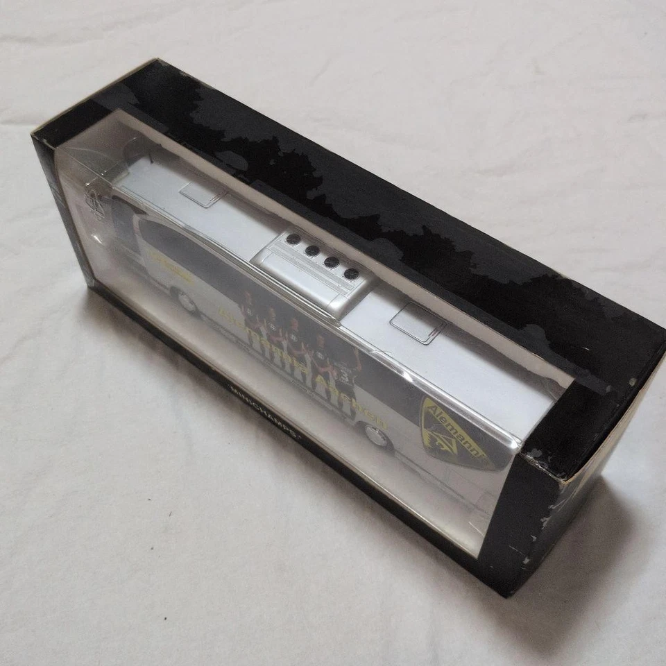 Minichamps 1/43 Mercedes-Benz Travego 2000 Germania Aachen modellino autobus ... - Immagine 2 di 4