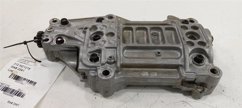 Bomba de aceite del motor Mazda CX-5 2017 2018 2019 Foto 3 de 4