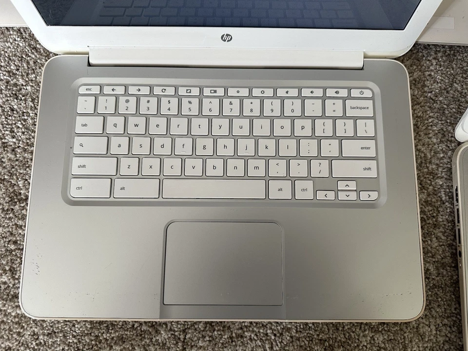 Netbook HP Chromebook 14 G1 SMB 14 4 GB RAM 16 GB SSD blanca LOTE DE 4 PIEZAS SOLAMENTE Foto 2 de 4