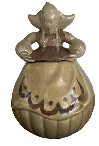 Vintage 1940's Red Wing Pottery Dutch Girl Katrina Ceramic Cookie Jar Dinged Up