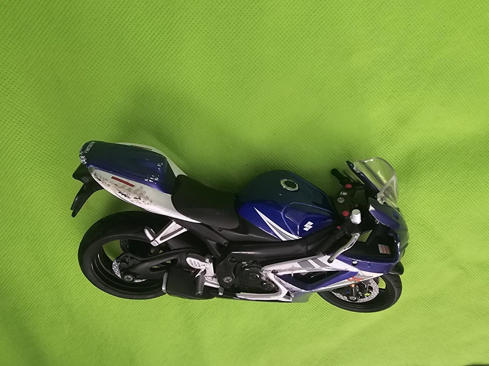 Suzuki GSX-R1000 Motorcycle Die-Cast & Plastic Blue White - image 3 of 4