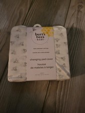 NWT Burts Bees Baby BEESNUG Changing Pad Cover Organic Cotton Honey Bees 16 X 32