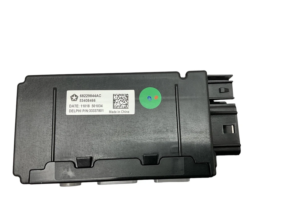 OEM Mopar 68229844AC Media Hub USB HDMI para Chrysler Pacifica Voyager 2017-2021 Foto 2 de 3