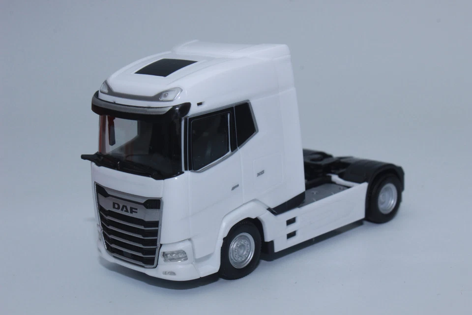 Herpa 315760 White DAF XG Tractor 1:87 H0 New In Original Packaging - Image 3 of 4