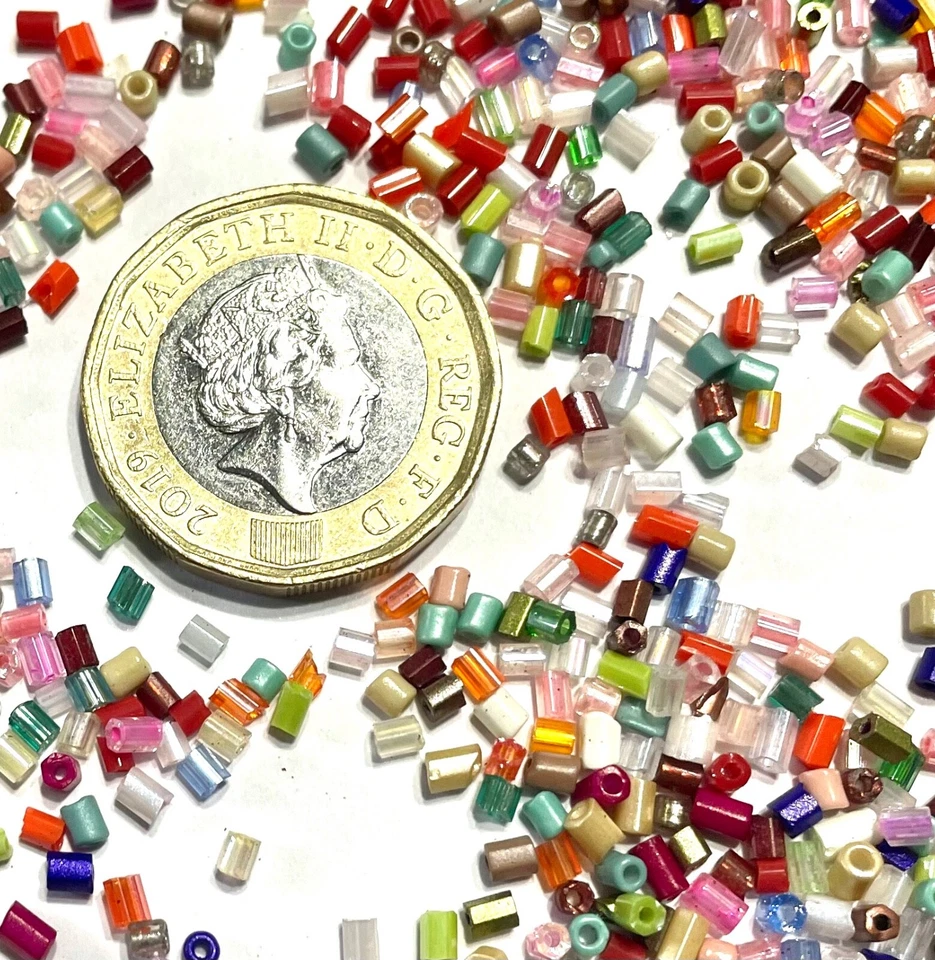 Over 3000 pcs Small & Tiny Multicolour 2mm-2.5mm Tube Glass Beads for Jewellery - Image 3 of 3