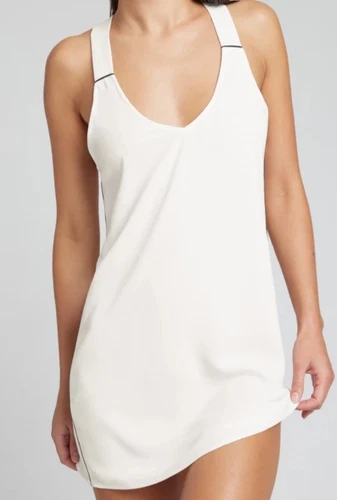Petite robe mini slip suprême sous vêtement négatif neuve avec étiquette ivoire