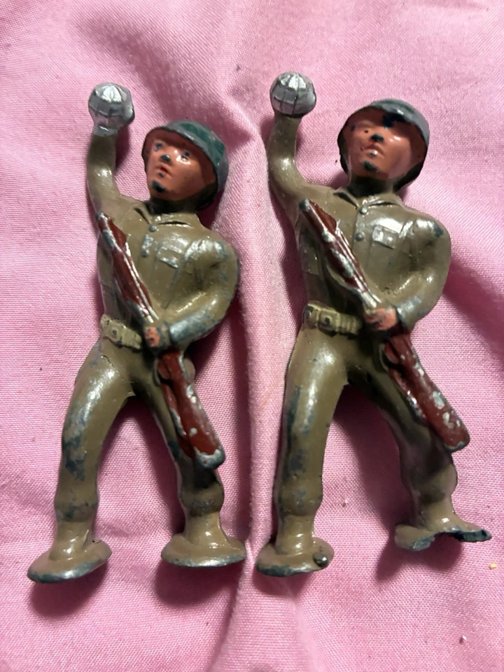 Vintage 1940s Barclay Manoil Lead Toy Soldiers Lot of 21 – WWII Army Figures - Image 3 of 4