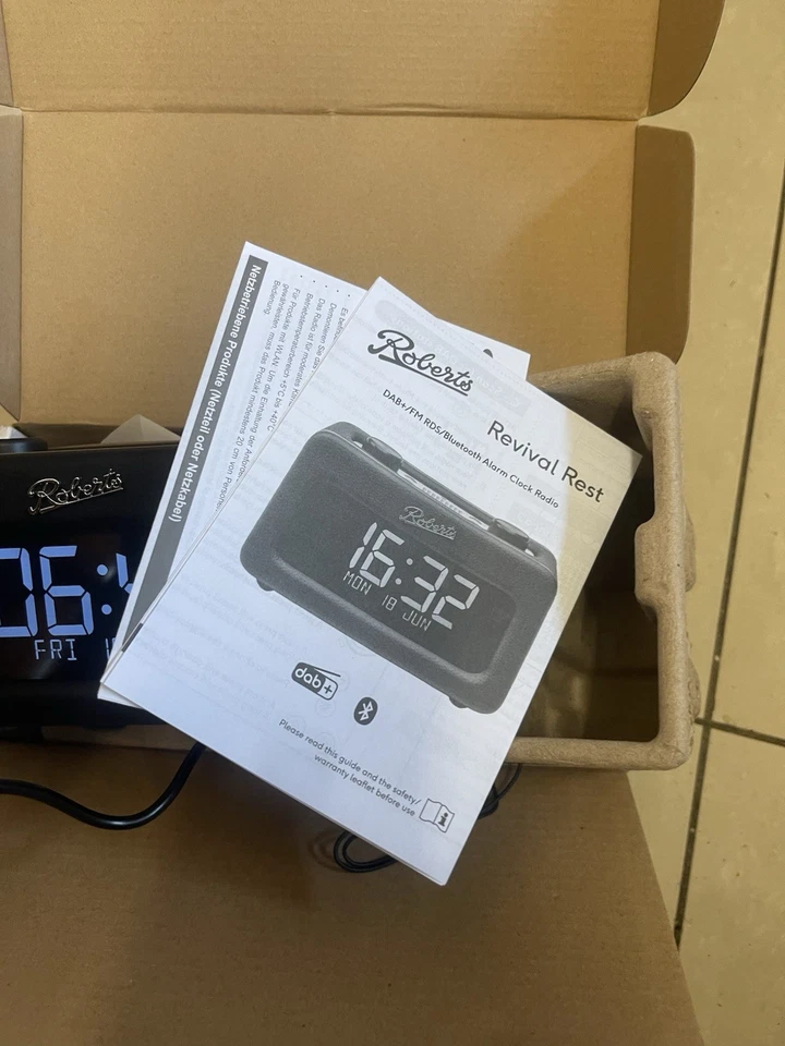 Roberts Radio REV-RESTBK Revival Rest FM/DAB+ Bluetooth Alarm Clock Radio - Image 2 of 4