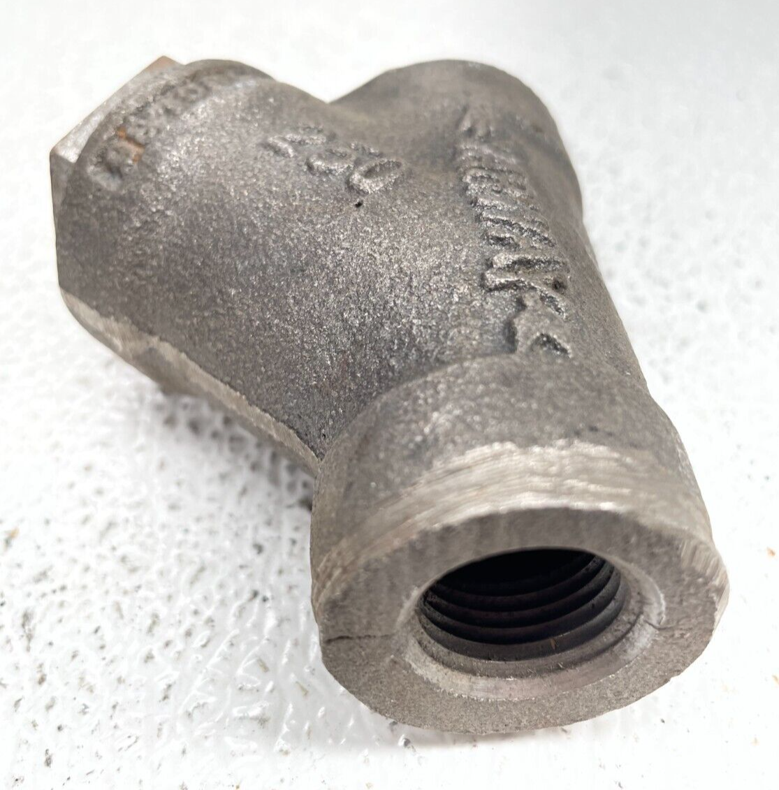 YARWAY 901 Cast Iron YStrainer 1/2" NPT 250SWP / 400WOG / 3/64" Perf