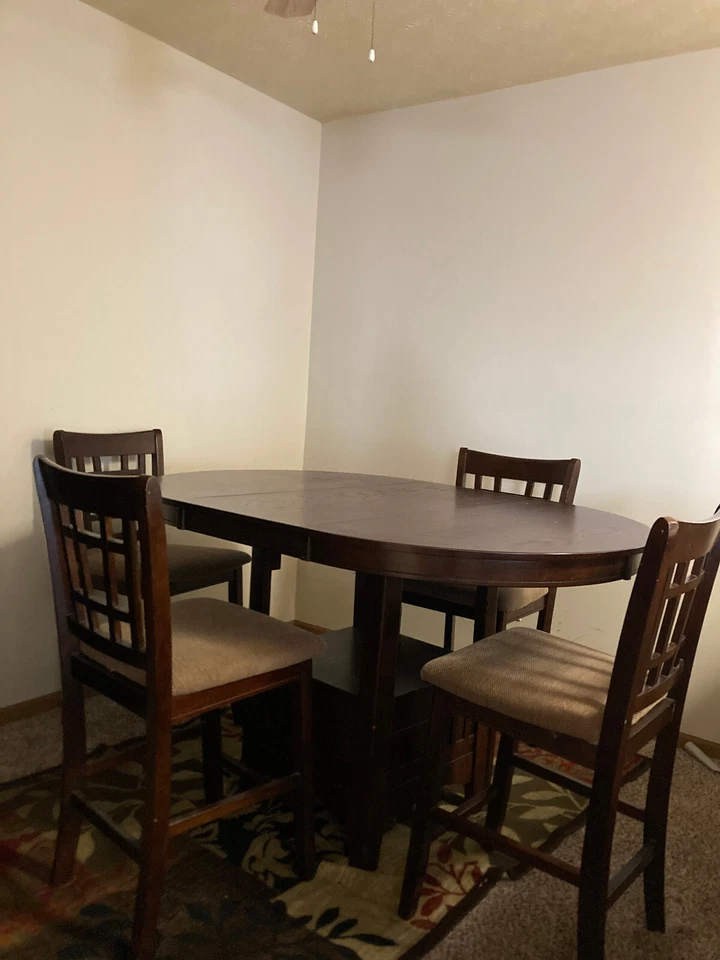Juego de mesa de comedor para 4 modernas ovaladas con tronas Foto 4 de 4