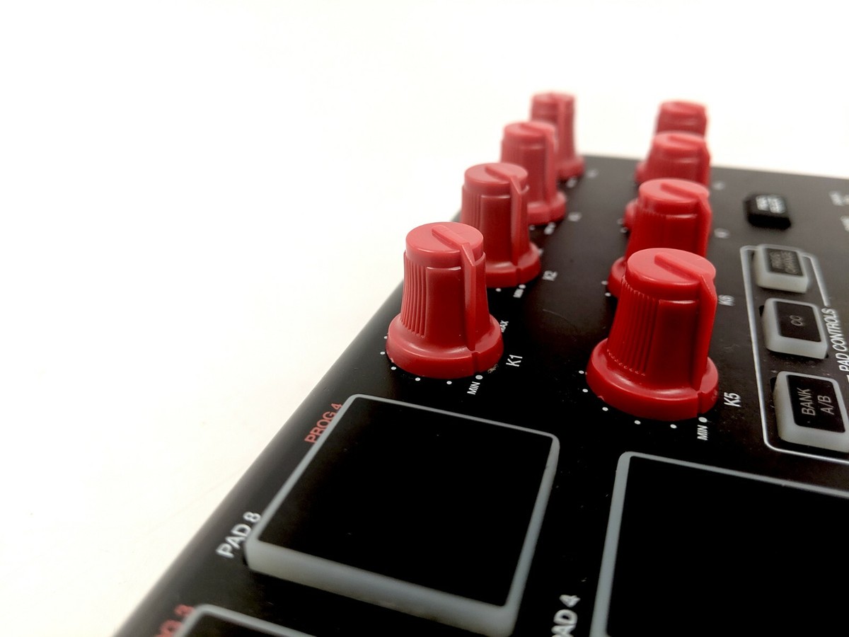 み*⋆様 限定品：akai MPK mini MK2 RED Portable MIDI Controller MPK Mini mkII | Akai Pro