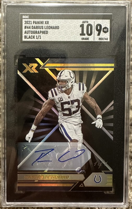2021 XR Football Darius Leonard Black Auto #1/1 SGC 9 Colts