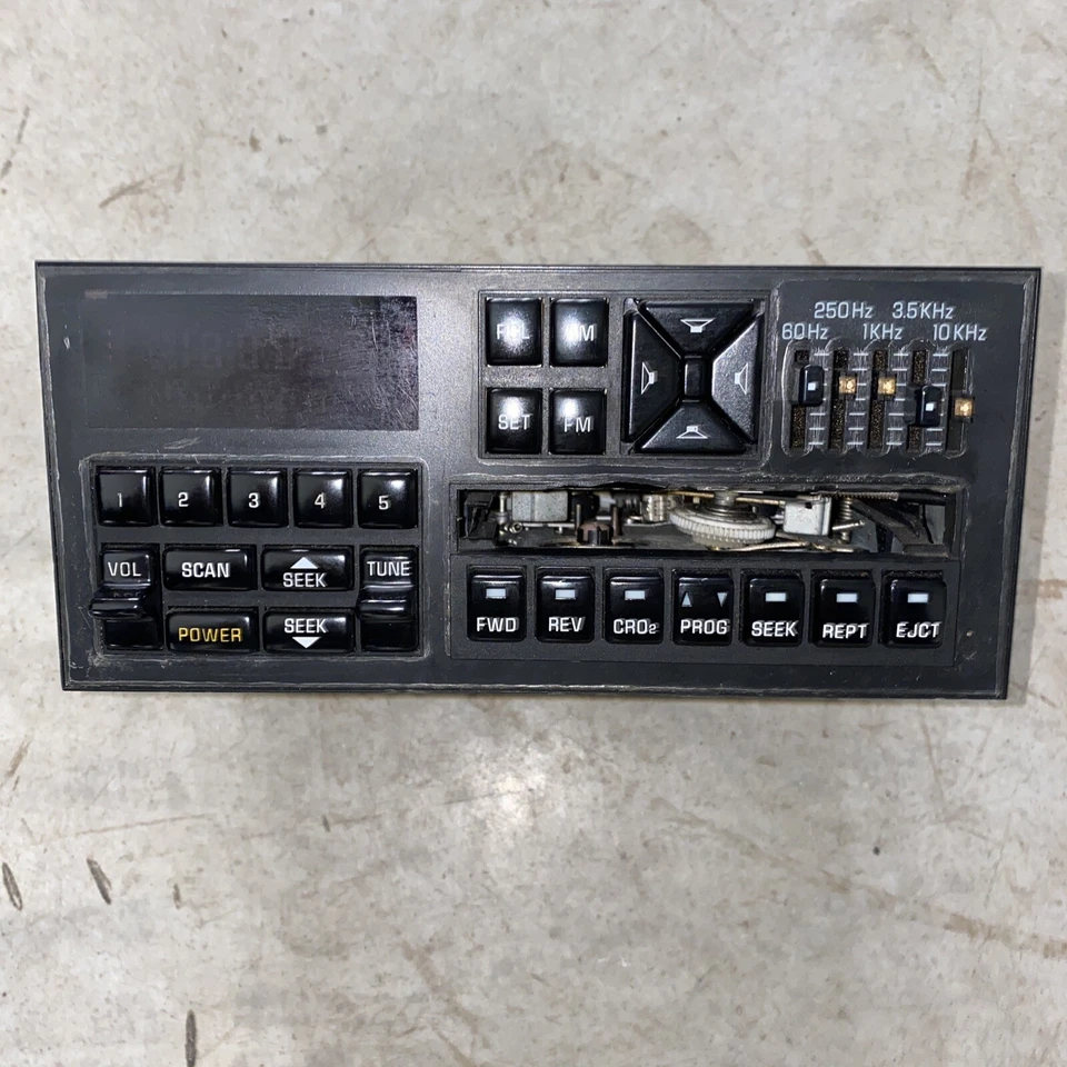 Ecualizador de radio casete AM/FM Buick Reatta 1990-1991 16085374 - OEM - Foto 3 de 4