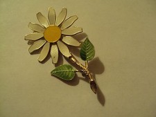 Vintage Yellow White Green Enamel Daisy Flower Pin Brooch