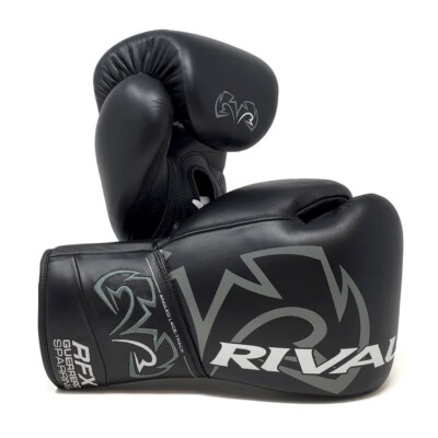 Rival Boxing RFX Guerrero Leder Rosshaar Sparring Handschuhe Schnürung schwarz Tasche