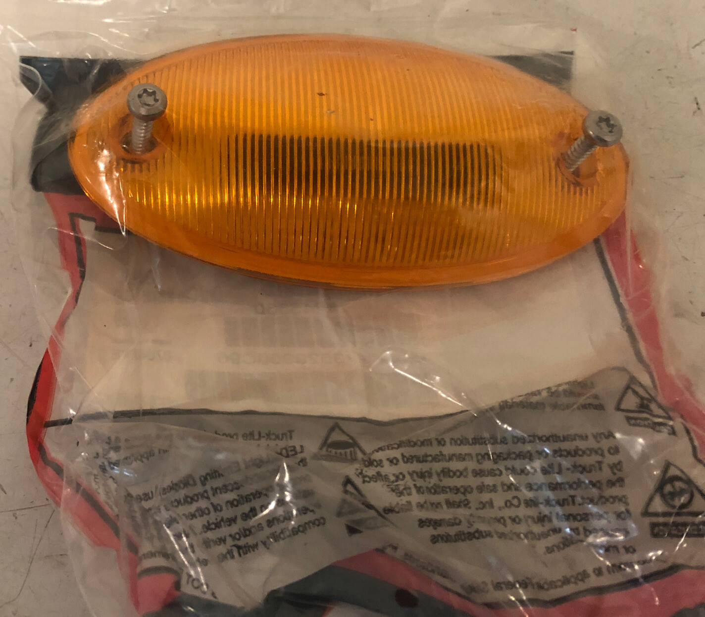 International Oval CAB Marker Lamp-red 8245860 Lot of -2–9d for  