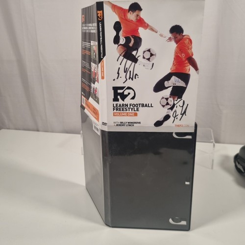 F2 Learn Football Freestyle DVD Volume One Billy Wingrove & Jeremy Lynch Signed - Imagen 5 de 7