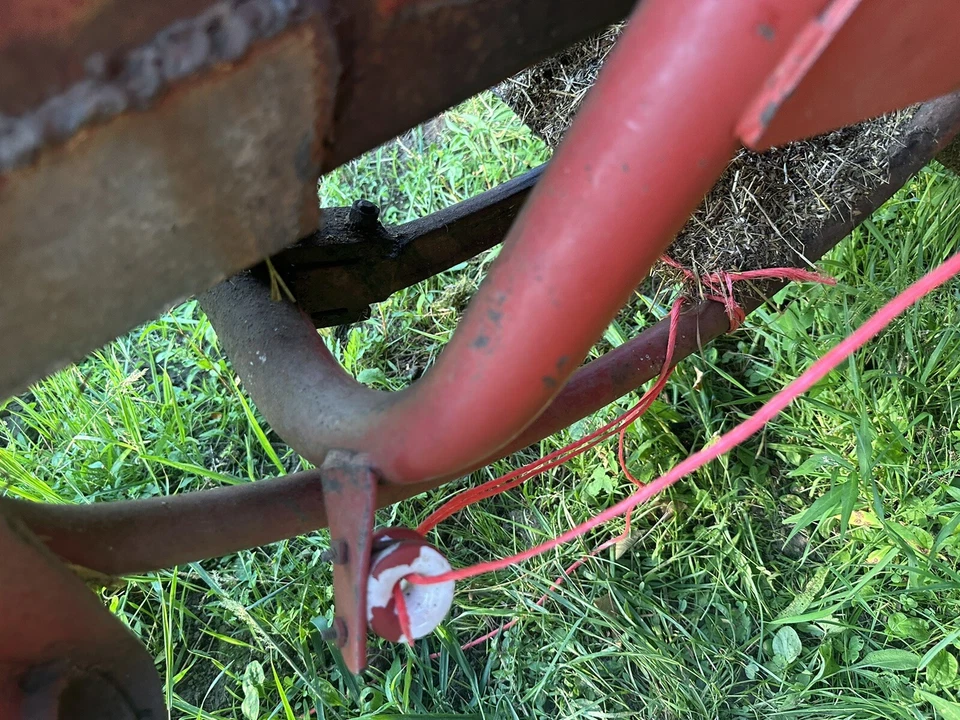 Yugo empacadora New Holland compatible con 68 69 268 269 270 271 273 275 276 311 excelente estado Foto 2 de 4