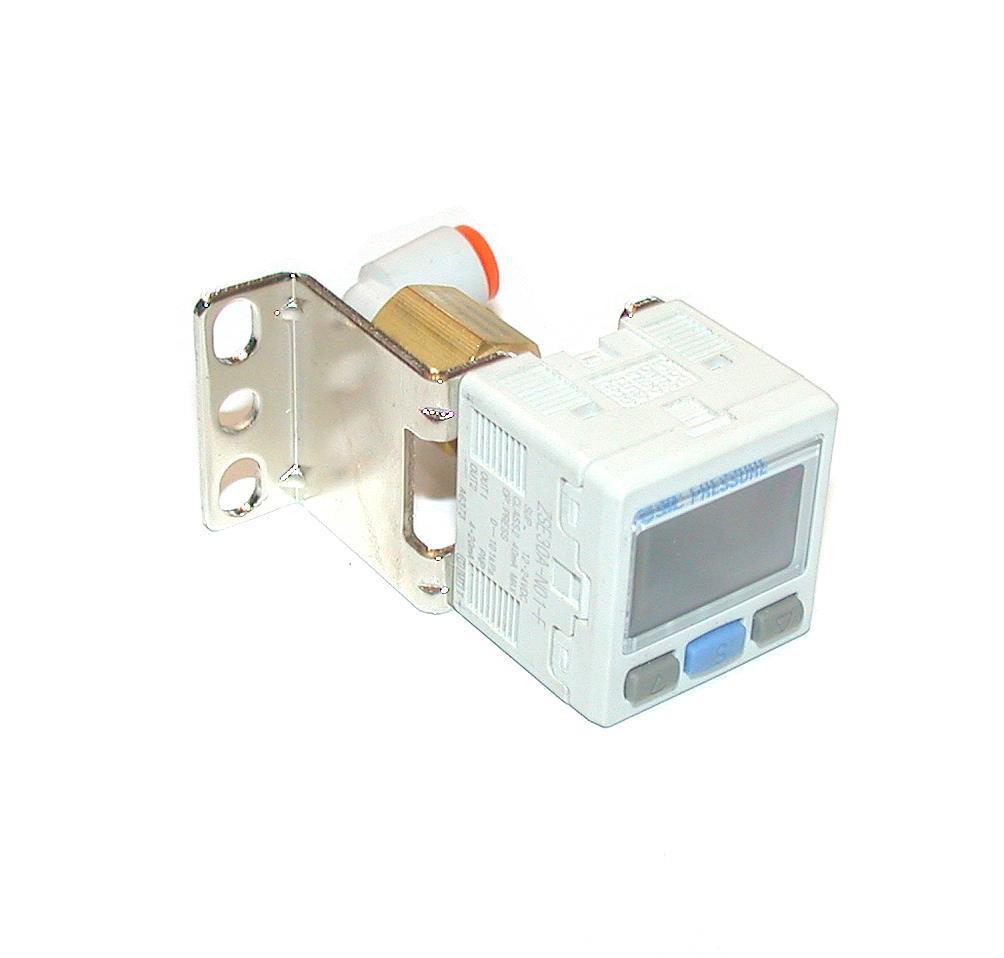 SMC ZSE30A-N01-F DIGITAL PRESSURE SWITCH SENSOR 12-24 VDC 40 mA