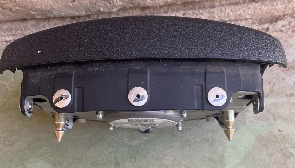 1998-2003 Volkswagen Beetle Driver Steering Wheel Horn Button OEM - Image 4 of 4