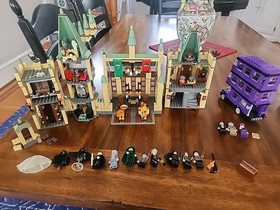 LEGO Harry Potter: Hogwarts Castle 4842 + Knights BUS 4866 Minifigures