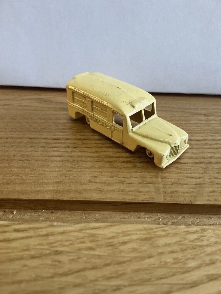 Matchbox Series No. 14 A Moko Lesney Product Daimler Ambulance