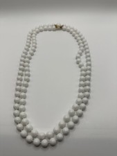 VINTAGE DOUBLE STRAND WHITE PLASTIC BEADED NECKLACE MADE IN HONG KONG 22  
