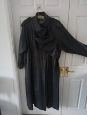 Stunning vintage Black Leathe Ladies Trench Coat 52" Chest.