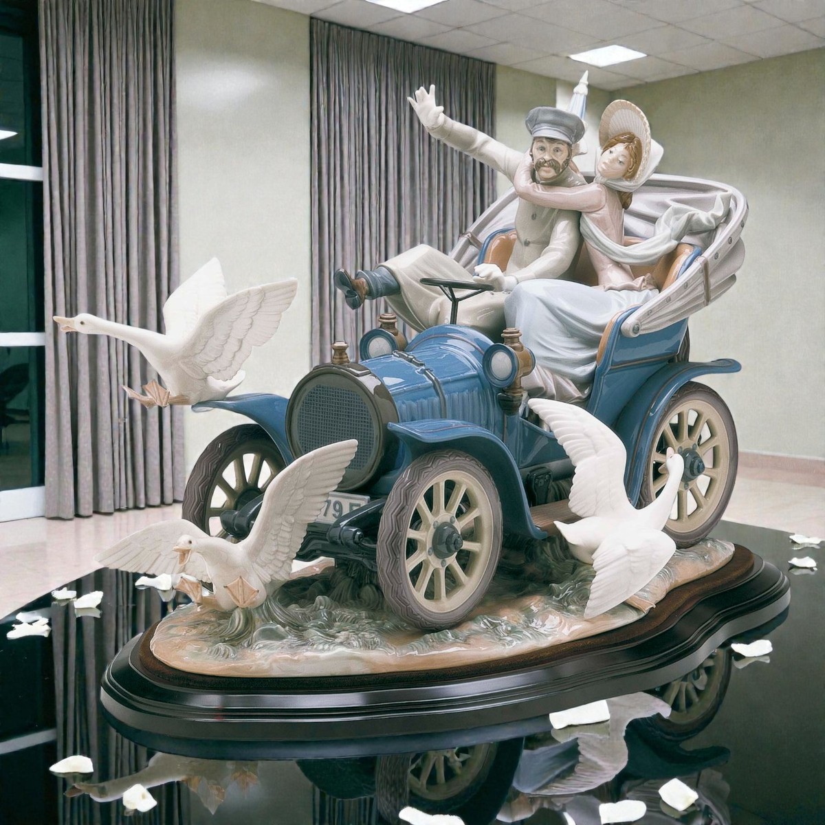 Lladró Car in Trouble Limited Edition Porcelain Sculpture