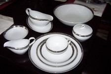 102 PIECE SET OF OLD VINTAGE FUKAGAWA PORCELAIN CHINA. MADE IN JAPAN
