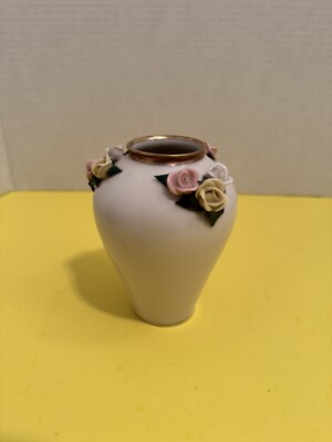 Lindner Kueps Bavaria Handarbeit Raised Rose Floral Vase