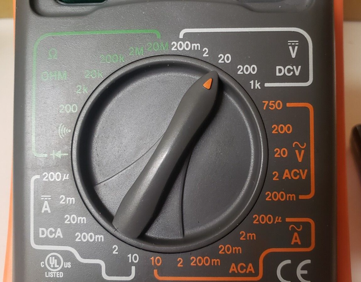 BLUEPOINT TOOLS EEDM503B Multimeter W/Test Leads, Cover & Battery