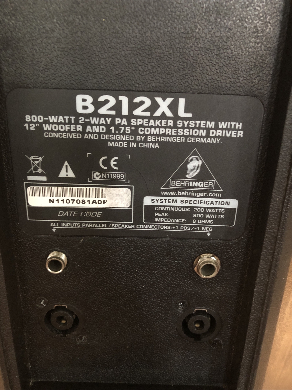 behringer 800 watt speaker