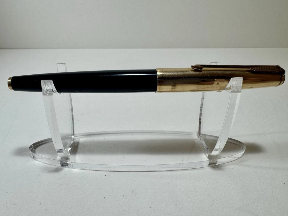 Vintage Parker 61 Fountain Pen 14k Gold Nib 12k Rolled Gold Cap Box & Papers - Image 4 of 4