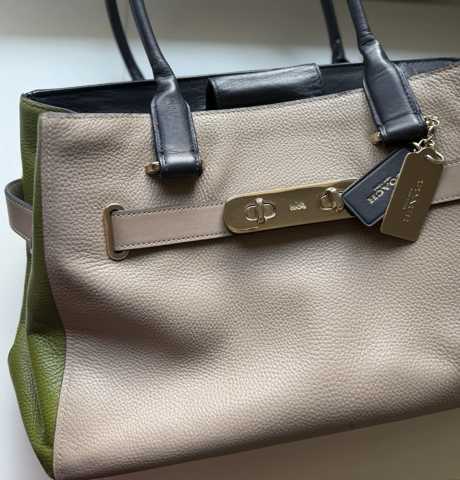 Cartera COACH Swagger - Bloques de colores de cuero granulado (piedra y lima) - herrajes dorados Foto 3 de 4