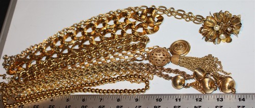 Vintage to now fantastic mixed gold tone metal Necklaces Lot# 169 - Picture 2 of 2