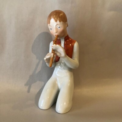 HEREND Hungary China BOY PLAYING HUNGARIAN FLUTE Porcelain Folk FIGURINE