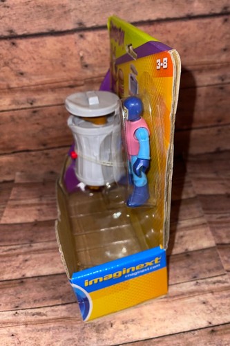 New Fisher-Price Imaginext Scooby-Doo hiding scooby-doo & Funland robot - Picture 3 of 7