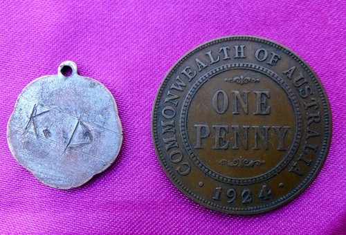 JULY 1925 COMMEMORATIVE WELCOME MEDAL - VISIT OF THE AMERICAN FLEET TO AUSTRALIA - Picture 3 of 3