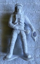 Vintage 1970 Louis Marx Apollo Astronaut Figures, Set of 2