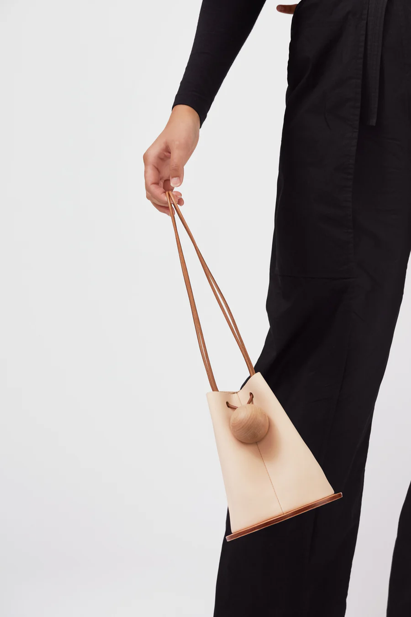 Building Block Disc bag in natural, excellent condition