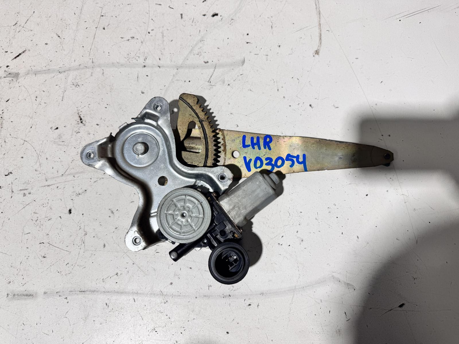 Toyota Kluger Left Rear Window Regulator MCU28 01/2001-04/2007