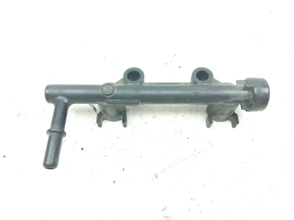 Riel inyector de combustible de gasolina Yamaha YZF R3 15 Foto 2 de 4