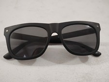 Unisex Foster Grant Sunglasses 100 UVA/UVB Protection, Black, Good Condition